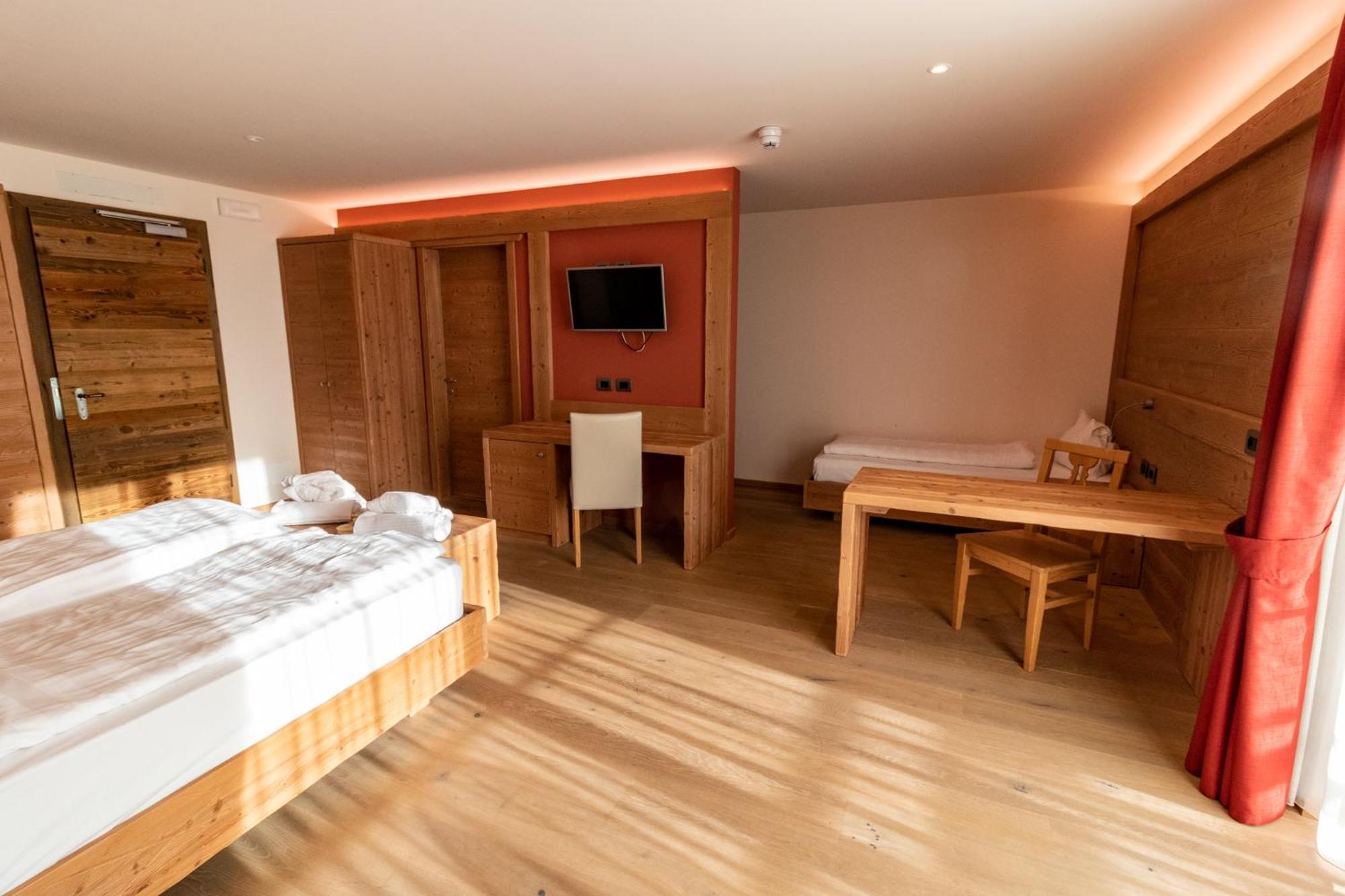 Alpen Garten Hotel Margherita Rumo Ngoại thất bức ảnh